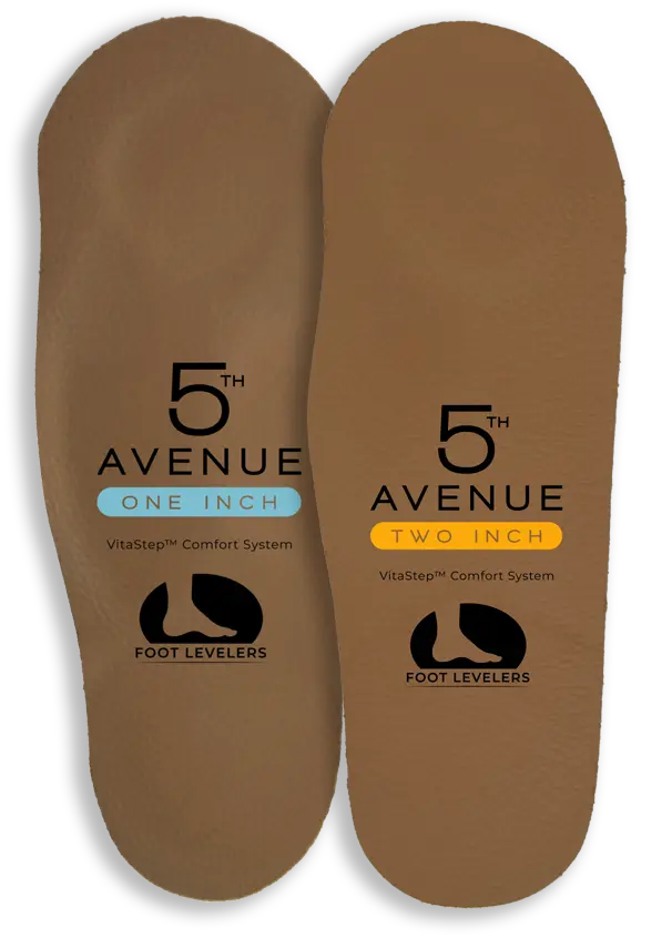 A pair of brown socks with the words " 5 th avenue one inch ".